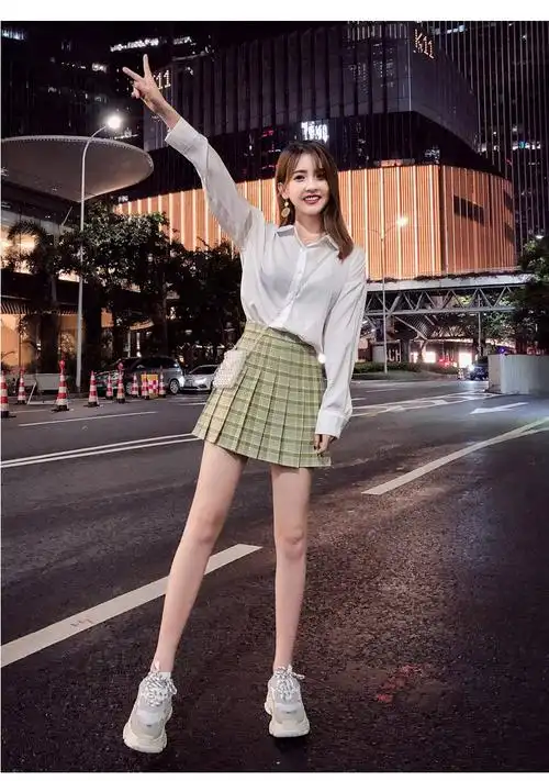 女神半身裙合集撩汉小短裙这样穿潮流时尚又迷人