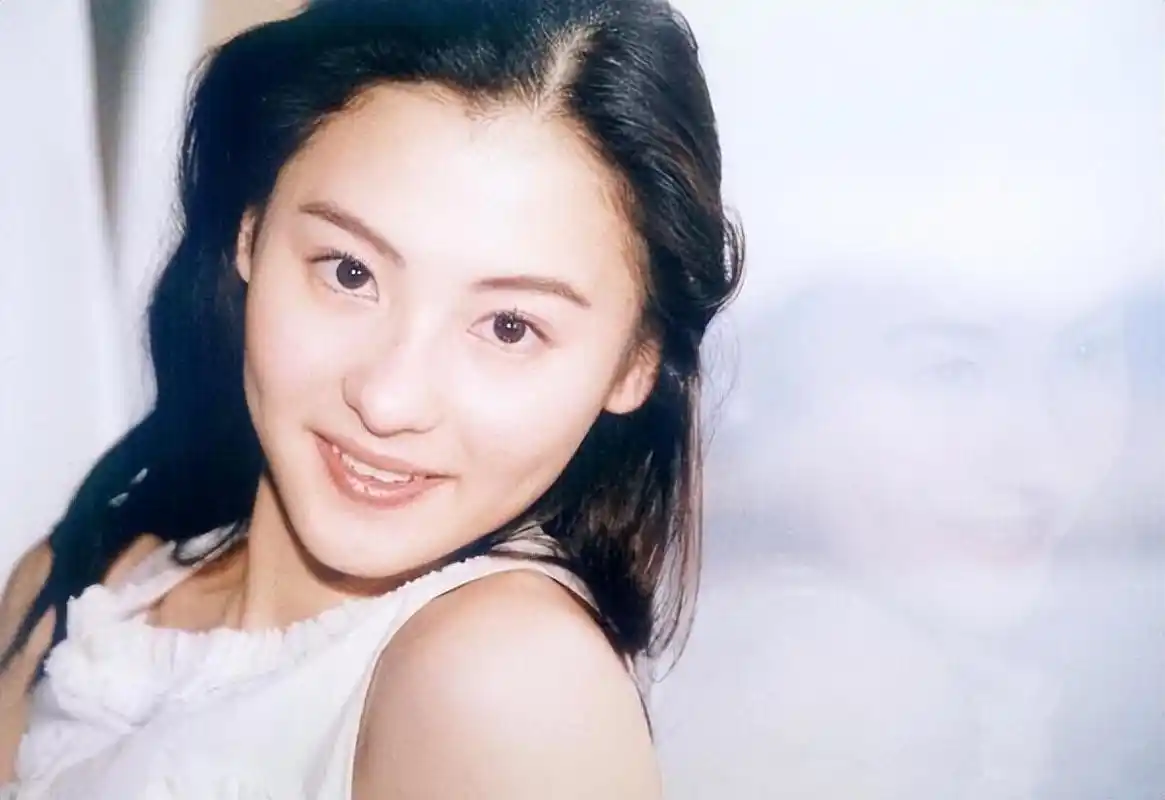 一张三胎正脸照,揭开张柏芝隐藏多年谜局,谢霆锋因此走向不归路