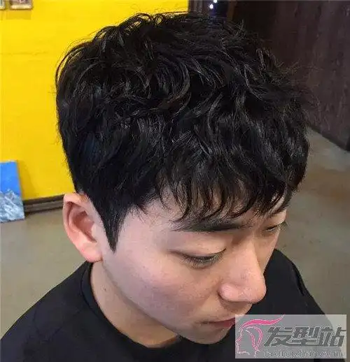 韩式风男生纹理烫 帅气烫发你值得拥有_发型站_最新流行发型设计发型