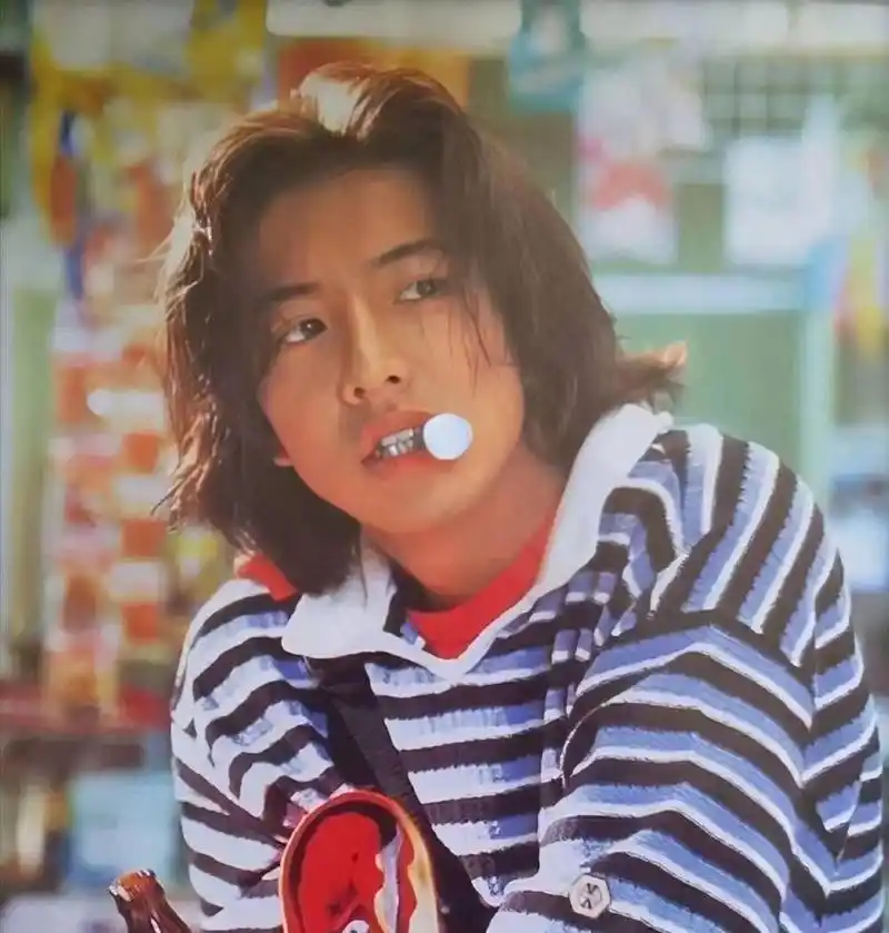 日本演艺圈大神木村拓哉,年轻时候的模样谁能不爱?