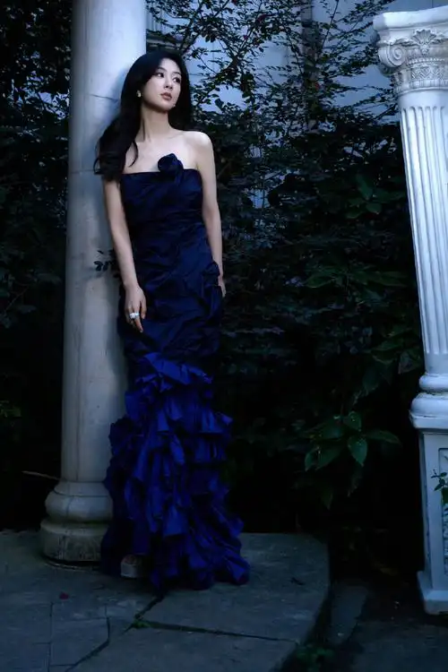 杨紫今日第一套vs第二套