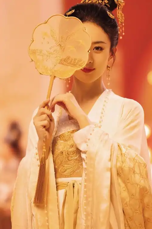 赵丽颖高清写真,笑容甜美可爱,美艳可人!__财经头条