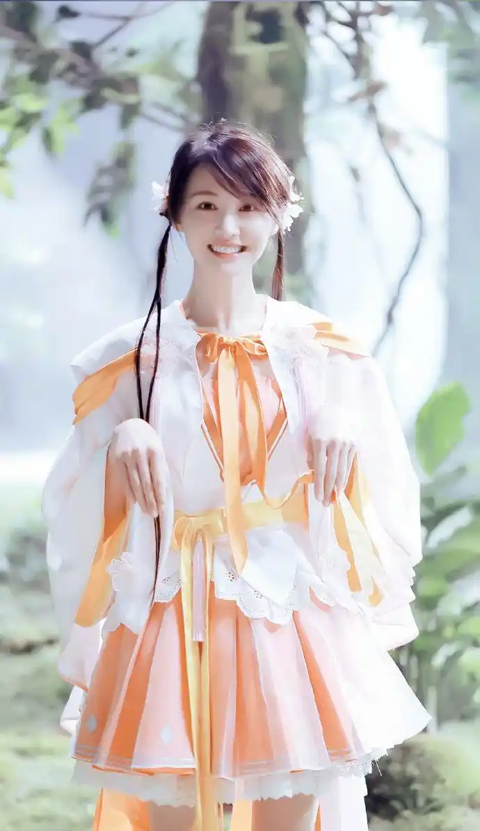 郑爽甜美古装可爱俏皮写真图片