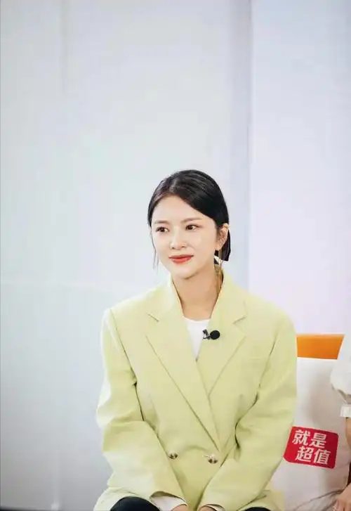 杜淳妻子王灿的正面照首次曝光:气质温婉可人,撞脸杨子姗!