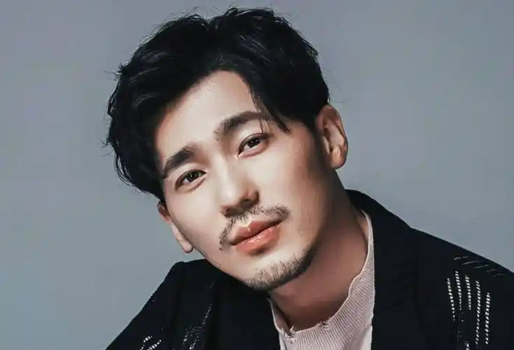 给35岁以下"演技好的11位男演员"排个名,朱一龙第7,任嘉伦第3_吴磊