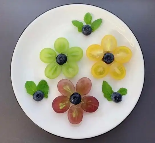 美食创意#999091 一个丰富多彩的水果拼盘,如同一个小小的艺术