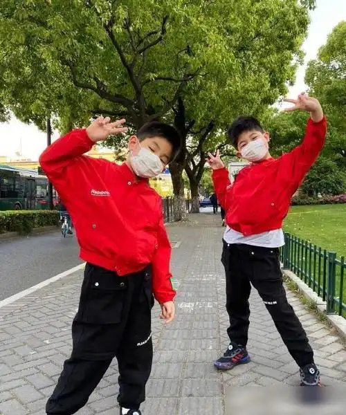 沙溢小儿子逆袭公式长大!小时候颜值一般