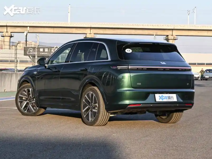理想汽车2023款理想l7
