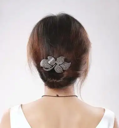 盘头发简单好看的步骤 半长不短马尾盘发造型设计(4)