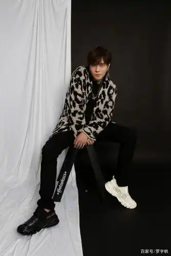 罗志祥近期时尚穿搭:衣品真能见人品吗?