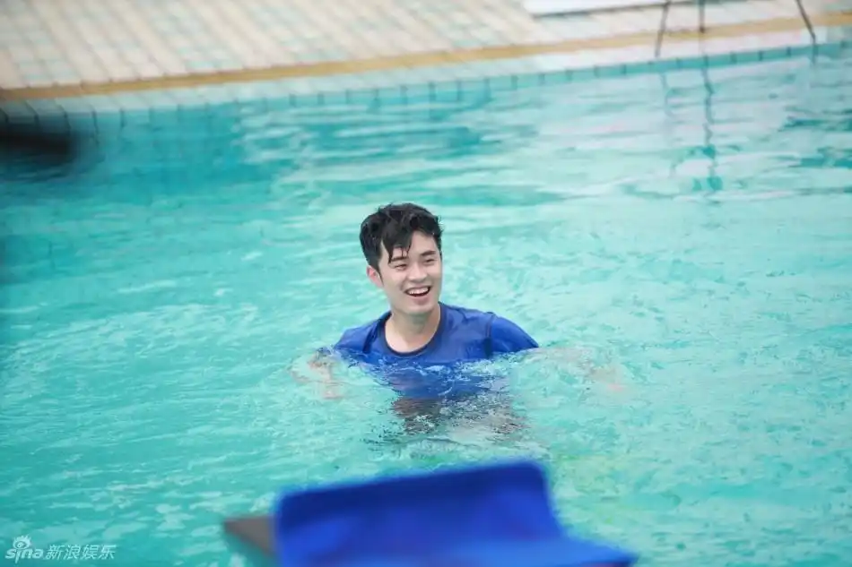 邓超向孙俪隔空起誓不碰到嘴