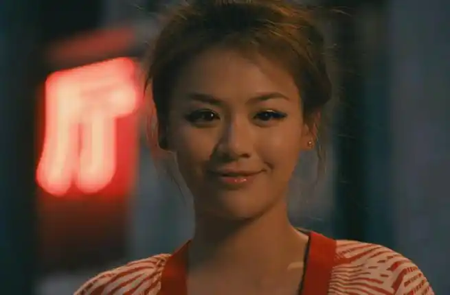 马思纯还原黎吧啦妆容