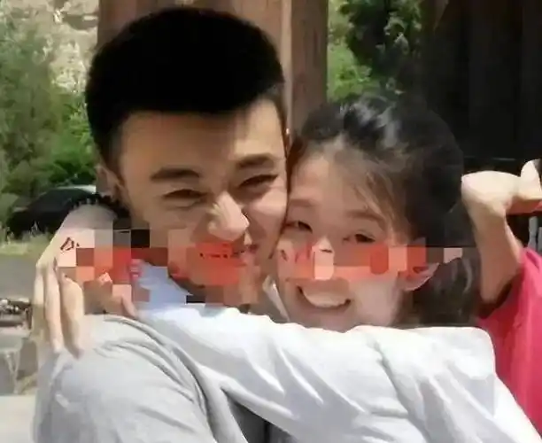 杨洋绯闻女友被曝闪婚广州富二代,去年7月办婚礼男方颜值高,甚至相传