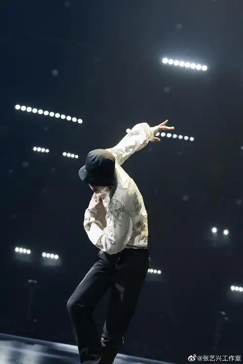 张艺兴舞蹈风暴