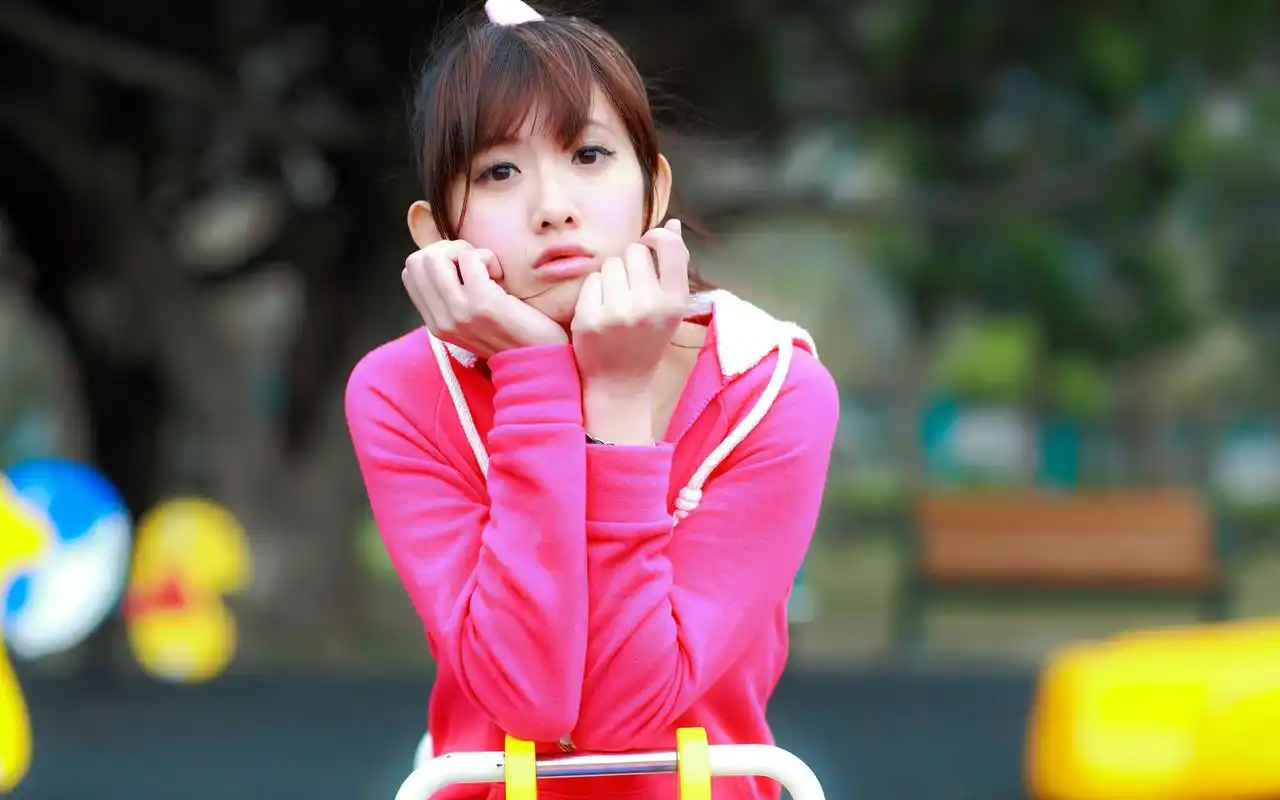 精选青春活力的校园养眼美女诱惑高清图片桌面壁纸下载第一辑