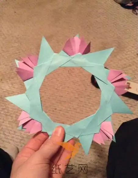 的手工花环制作图解大家一起来看一下折纸的头饰花环做法帽子怎么折纸