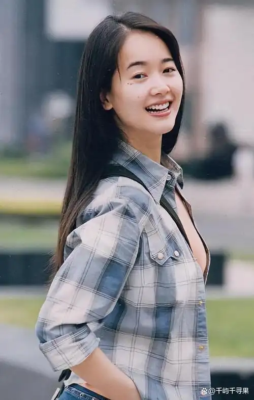 左小青:人前正经人后生活混乱,奉承大佬疯狂上位