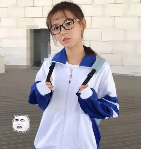 张予曦发出校服照让人直呼清纯可爱真希望当她的朋友