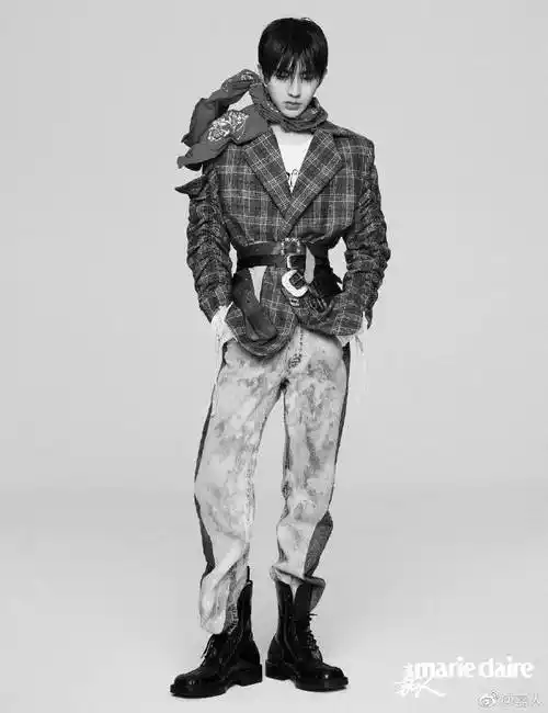 蔡徐坤腰围##蔡徐坤玫瑰花冠封面