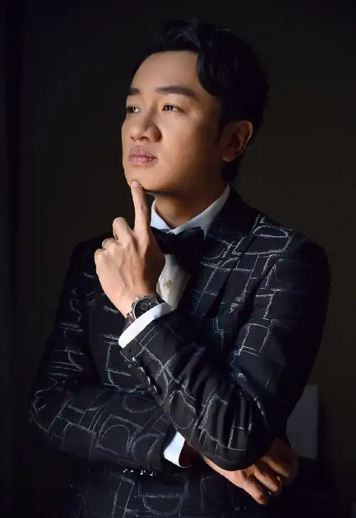 王祖蓝硬朗绅士写真图片26