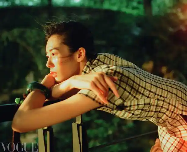 刘雯vogue六月刊封面##刘雯复古电影vogue大片##夏永康镜头下的刘雯