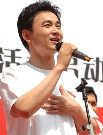 展开全部 黄浩 生日:11月13日 出生地:上海 籍贯:江苏常州 身高:178