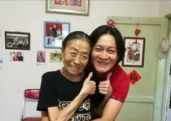 凭"丑娘"爆火的张少华,却因丑闻被骂,晚年还在为儿子还债