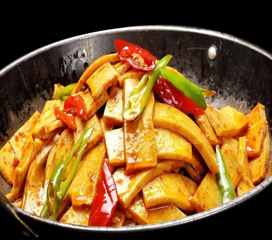 干锅豆腐:鲜香酥脆,细腻爽口,完全不输荤菜的素菜