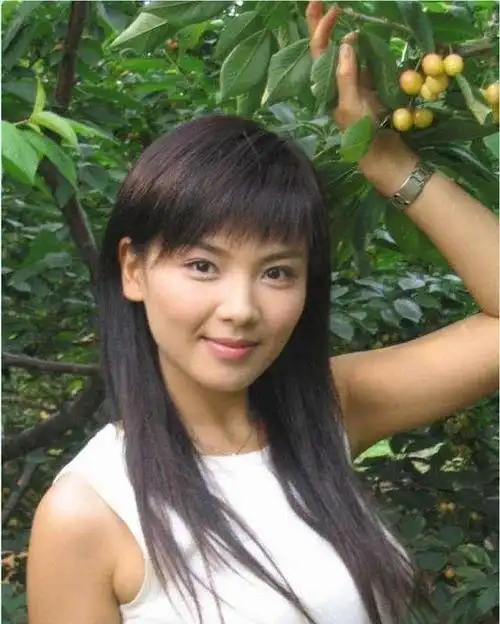 女儿一岁时,刘涛再度怀孕,儿子也快出生了.