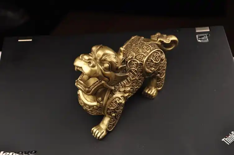 总结来说,貔貅的寓意为:招财进宝,财不外泄,护主保平安,驱邪辟邪!