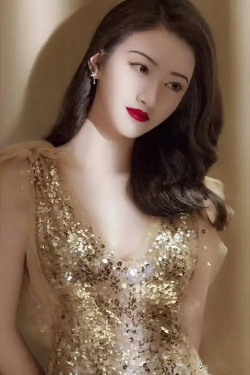 景甜气质高雅端庄大气