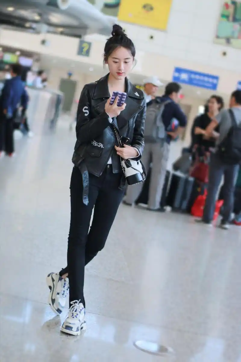 看了袁冰妍私服穿搭,终于知道什么叫活泼又俏皮,可爱穿搭就学她