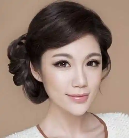 盘发最有女人味三款波波头盘发发型