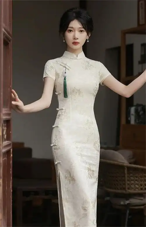 国风旗袍穿搭的魅力,穿旗袍的女生是最美的,清新不失女人味|时尚|时装