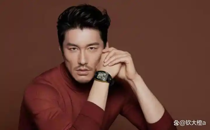 初代男模胡兵:暗恋瞿颖30多年,多次表白失败不死心,51岁仍未婚