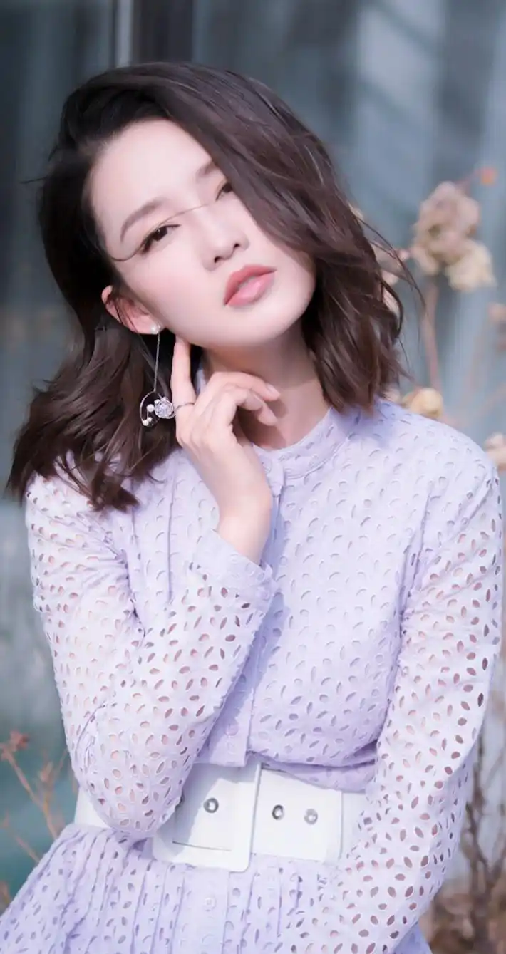 李沁:清新甜美,貌美如花
