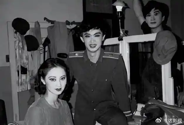 生恩不如养恩!金星23年前领养的三个孩子,如今长成这样