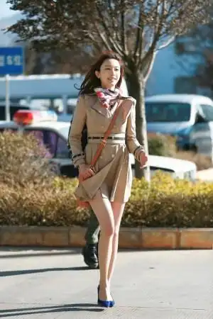 张俪《心花路放》曝美腿剧照 长腿尽显女神范儿