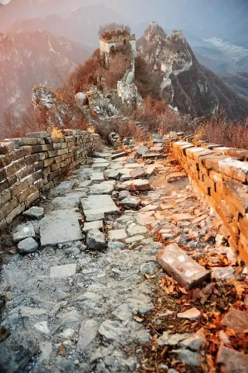 实拍箭扣长城惊险路段_高清图集_新浪网