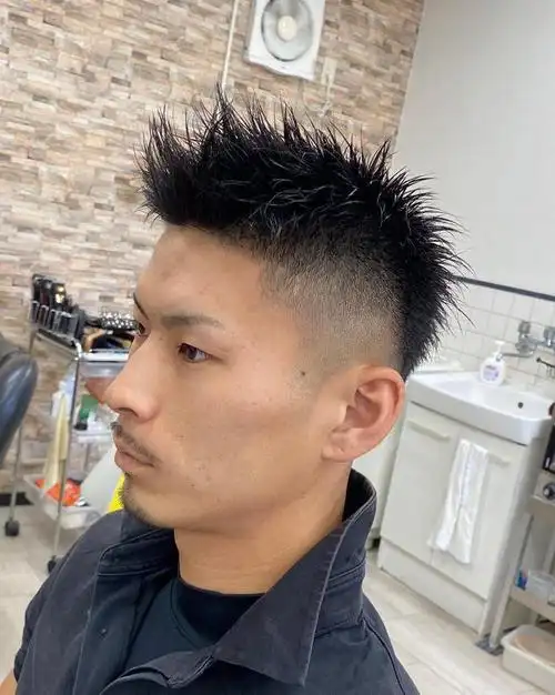 男士短寸头,可以说是最精神发型的代表,超短发型简单利落好打理,适合