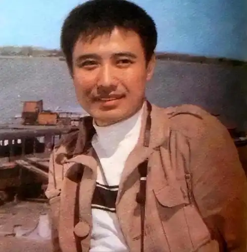 回顾陈国军:与刘晓庆离婚后,52岁再做父亲,儿子陈赫是他的骄傲|姜文