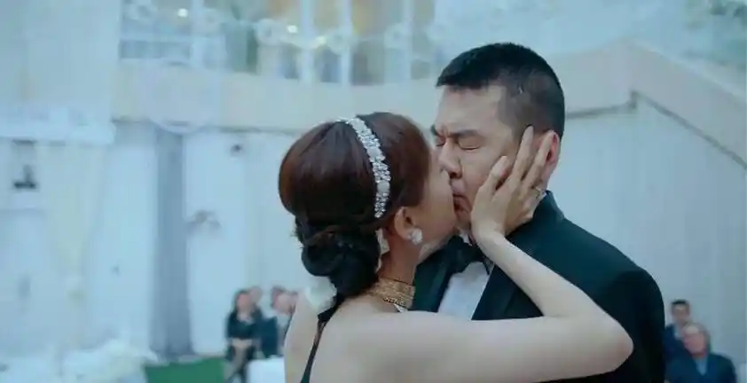 原创李一桐晒甄嬛传剧照恶搞陈建斌隔空喊话嬛嬛朕有夏贵人了