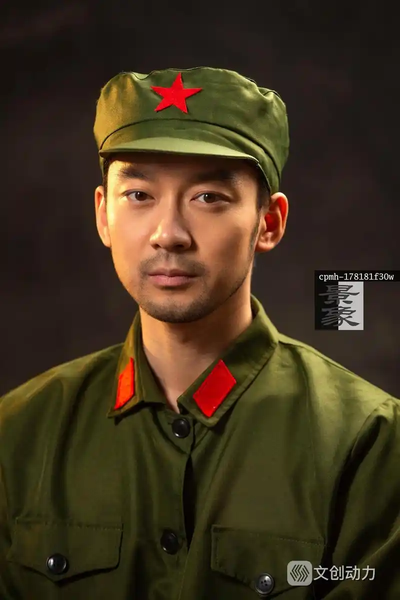 青年男人的军装肖像