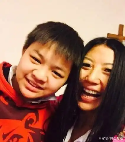 她收养了三个孩子,一直和老公一起租房,三观赢得了粉丝们的喜爱