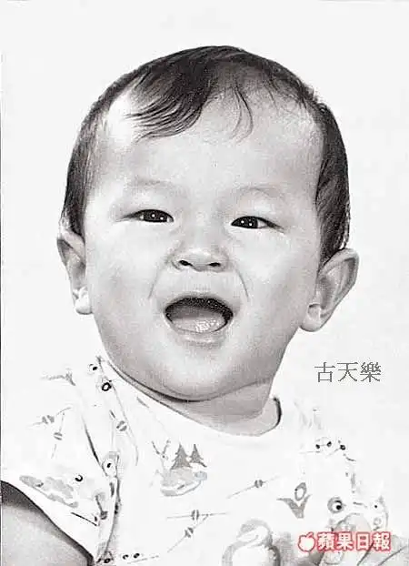 19位明星小时候与现在的照片对比.长点.19p