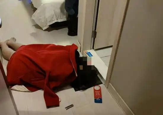 杭州一女子在酒店内昏迷 派出所民警争分夺秒救援