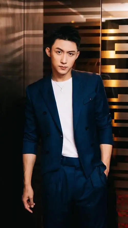 演员黄景瑜,帅气男人味,喜欢他什么风格呢