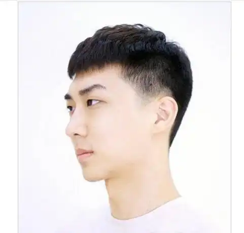 2020款阳光时尚的男生短发发型 帅不帅看过才知道