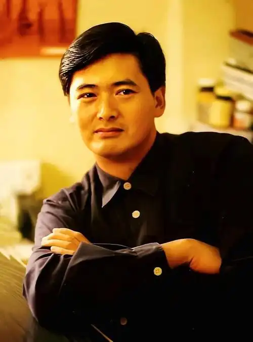 发哥的一些经典回忆照片,找回我们曾经的青春|周润发_网易订阅