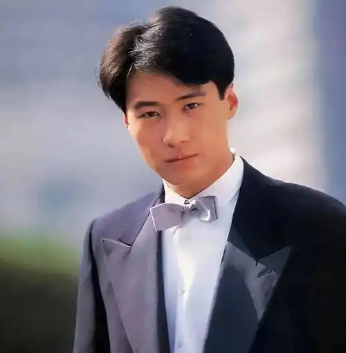 黎明和李嘉欣,周慧敏等哪个女星最般配?看了他们的合照就知道了